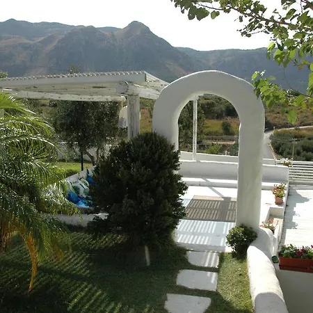 Couette-café Scacciapensieri 3*